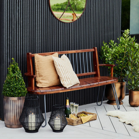 Stylish and Elegant Outdoor Lantern with Wirework Design