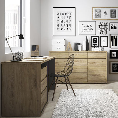 Simple and Elegant Working Desk