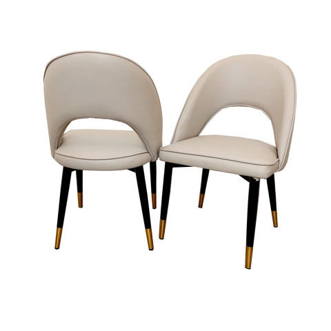 Minimalistic Scandinavian Style Dining Chair with Curved Back and Plush Velvet