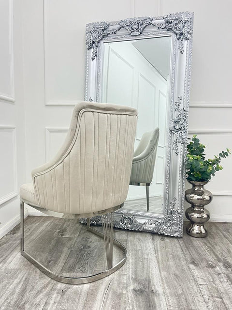 Elegant and Modern Dining Chair with Velvet Seat and Comfortable Cradling Design
