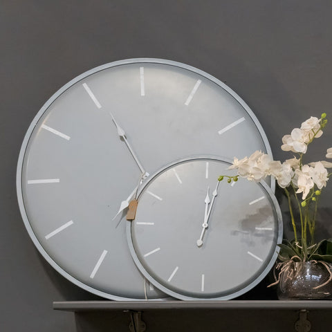 Contemporary and Modern Wall Clock with Flat Minimalist Design