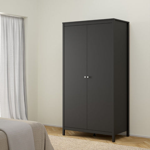 Minimalistic and Clean Spacious Wardrobe with Ample Storage and Classic Appeal