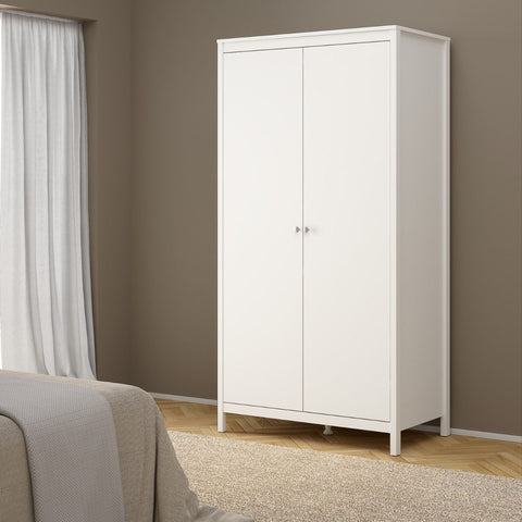 Minimalistic and Clean Spacious Wardrobe with Ample Storage and Classic Appeal
