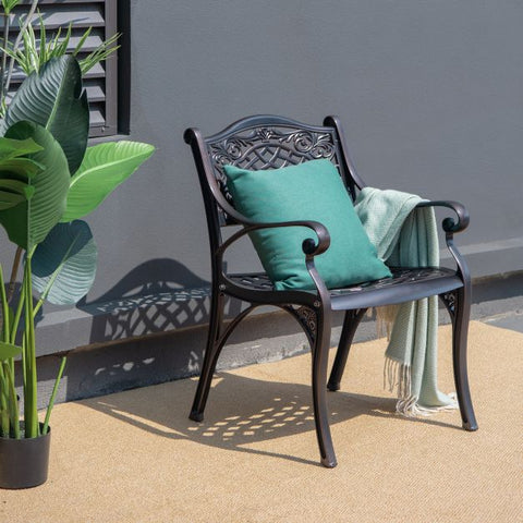 Garden All-Weather Dining Chairs set with armrests and Curved Seat