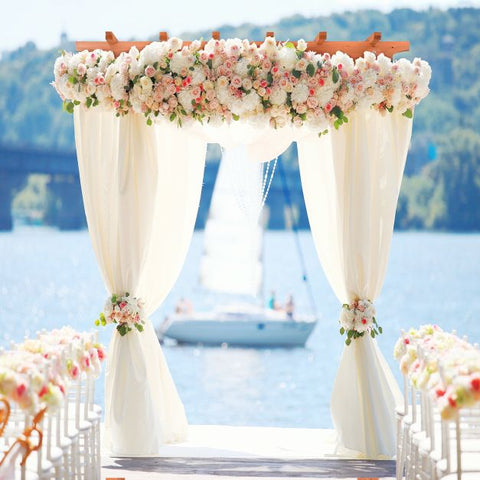 Decorative Fir Wood Arch with Climbing Plans Structure