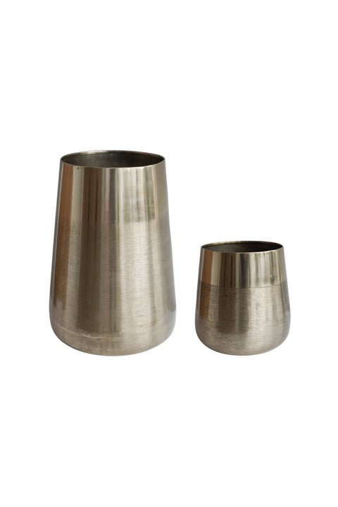 Classy Outdoor Pewter Planter set of 2 with Metallic Finish