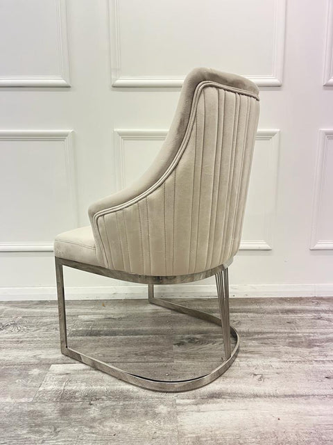 Elegant and Modern Dining Chair with Velvet Seat and Comfortable Cradling Design