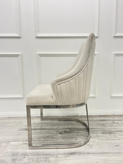 Elegant and Modern Dining Chair with Velvet Seat and Comfortable Cradling Design